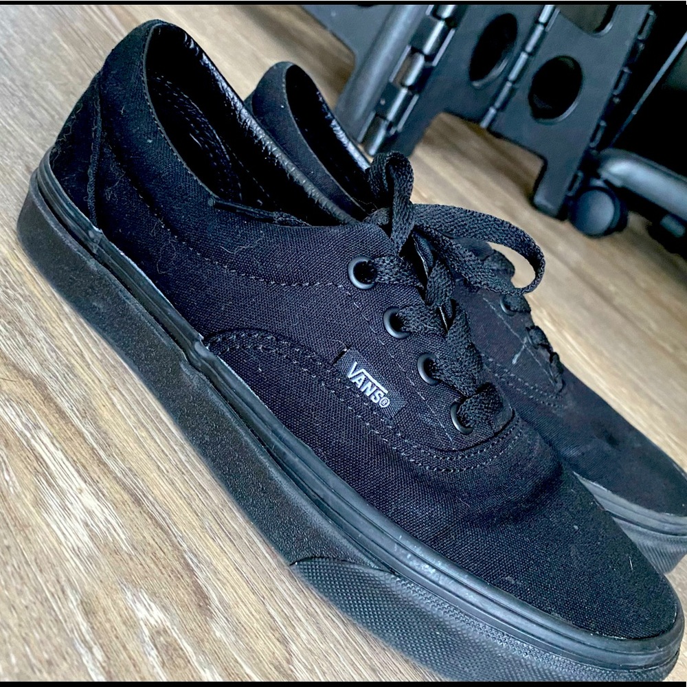 Size 7.5 vans  all black sneakers barely worn